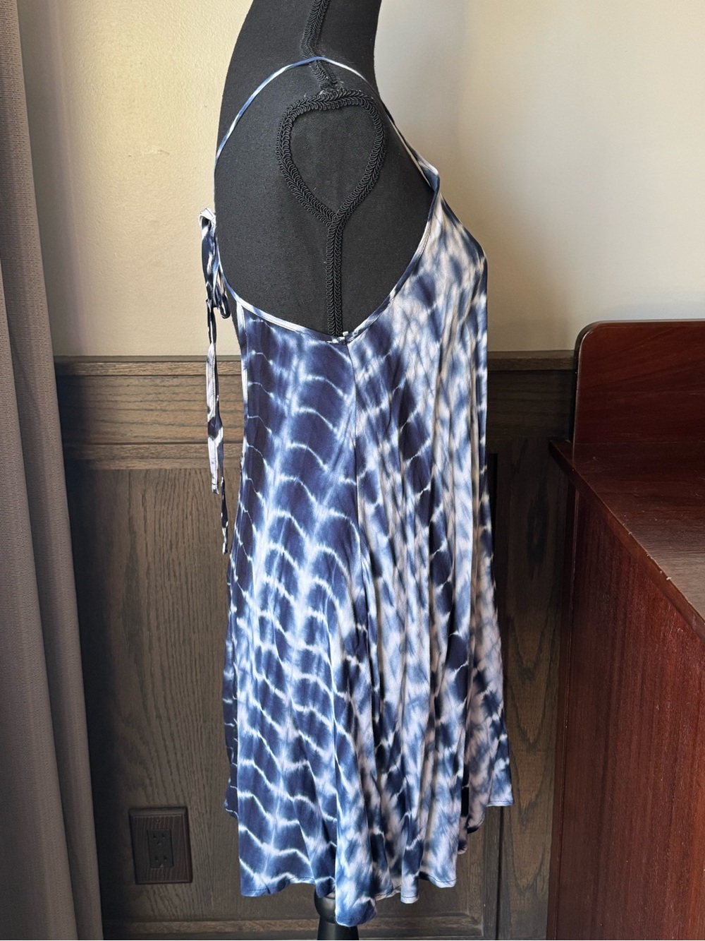 Sleeveless Blue Tie-Dye Swing Dress - Picture 4 of 8